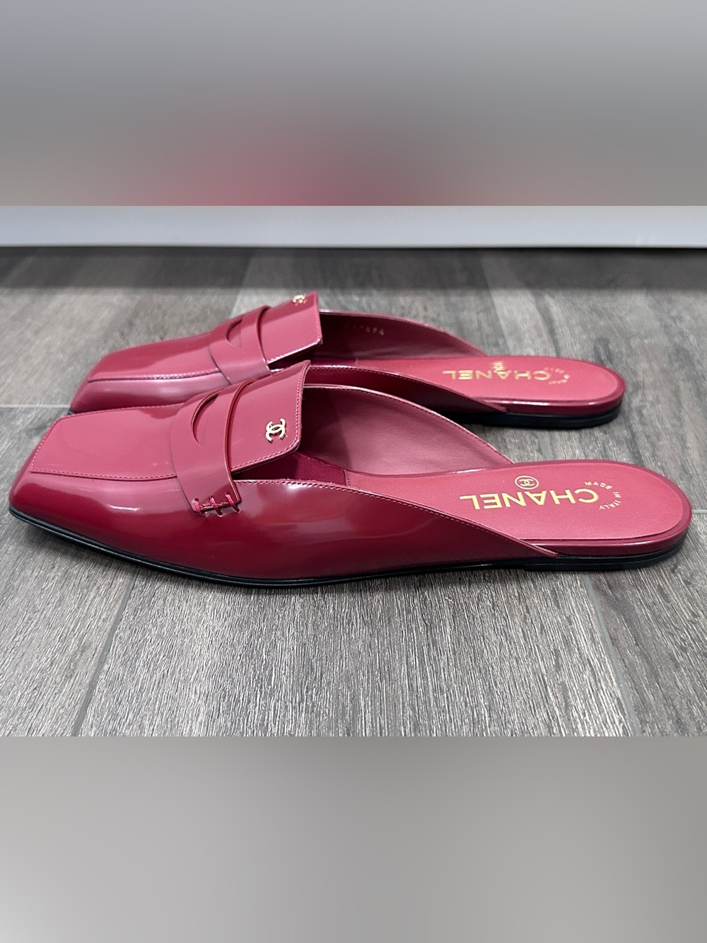 2026 CHANEL BURGUNDY LEATHER SLIDES MULES HALF LOAFER SHOES GOLD CC LOGO 41 - Picture 11 of 16